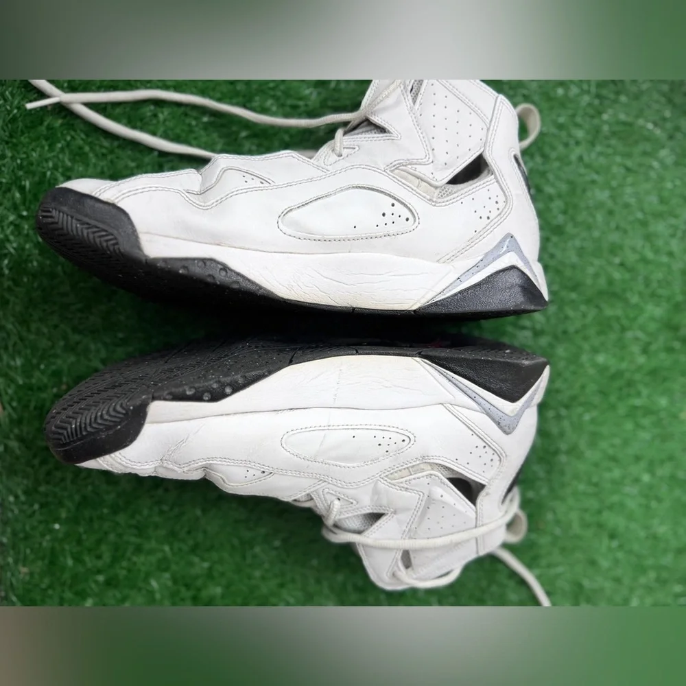 Jordan‎ True Flight White Cement Size M-10 W-11.5